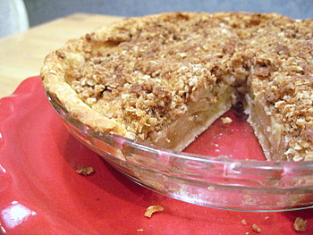 apple crumble pie, sliced