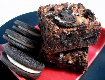 Peppermint Cookies nâ€™ Cream Brownies
