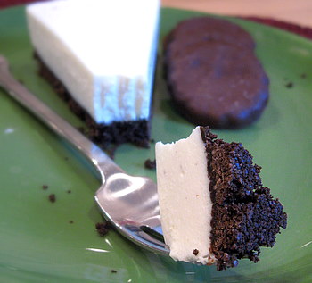 Vanilla Cheesecake with Thin Mint Crust, waiting to be eaten