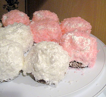 Homemade Sno-Ball Cupcakes