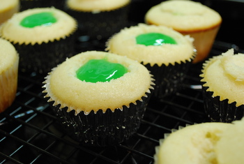 Filling up the cupcakes with â€œslimeâ€