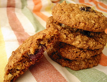 Dried Cherry and Pistachio Oatmeal Cookies