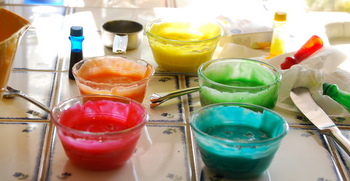 Food coloring bowls