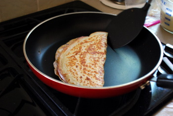 Folding the almost-finished crepe