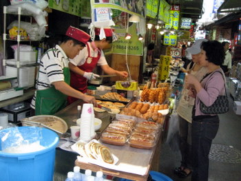 Fried Hotteok makers