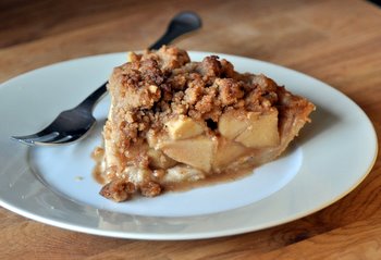 Apple Pie with Crumb Topping