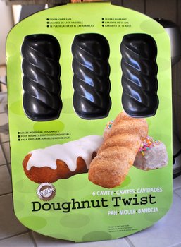 Wilton Doughnut Twist Pan