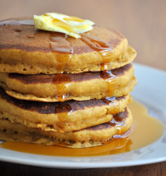 Thick and Fluffy Pumpkin Pancakes