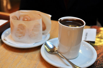 Hot chocolate at Cacao Sampaka