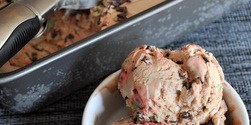 No-Churn Chocolate Mint Chocolate Chip Ice Cream