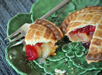 Individual Cranberry Apple Pie, sliced