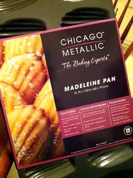 Chicago Metallic Madeline Pan