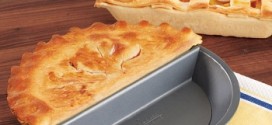 Split Decision Pie Pan