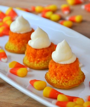 Mini Candy Corn Cupcakes!