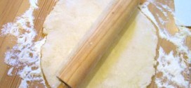 How to roll out pie dough (video)