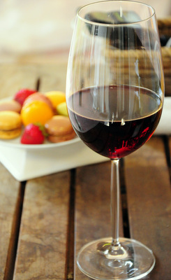 Red wine and Macarons