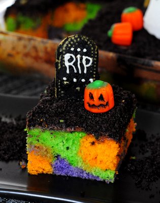 Zombie Graveyard Cake, for Walking Dead viewing parties!