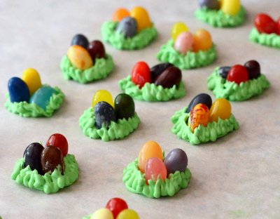 Make Your Own Easter Egg Cupcake Toppers