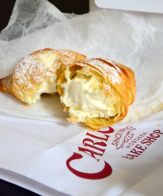 Carlo's Bakery Sfogliatelle 