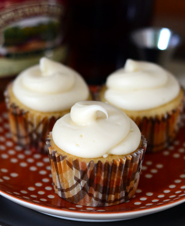 Rum and Vanilla Cupcakes with Rum-Spiked Cream Cheese Frosting