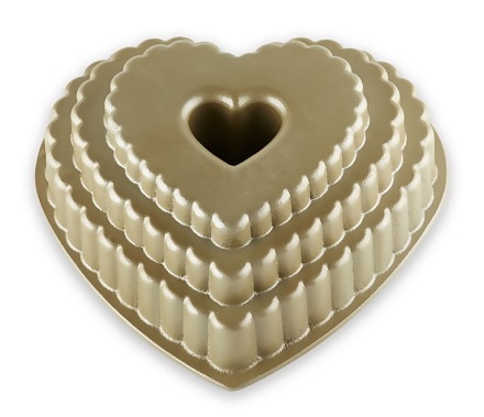 Nordic Ware Scallop Heart Bundt Pan