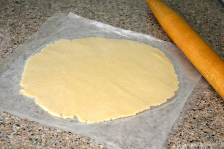 How to Roll Out A Pie Crust Between Sheets of Wax Paper