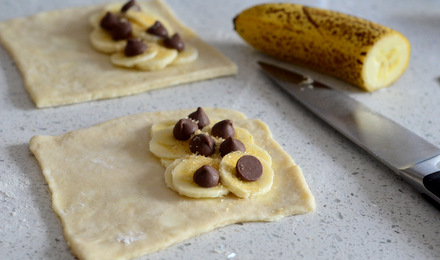 How to Make Chocolate Banana Hand Pies