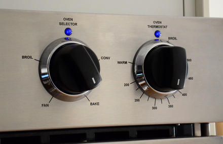 Baking Bites' American Range French Door Gas Oven Controls
