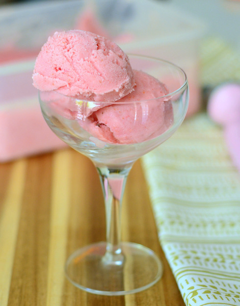 Quick and Easy Homemade Strawberry Sherbert in a Blender