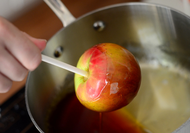 Easy Candied Apples (without Corn Syrup)