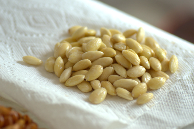 How to Peel Almonds
