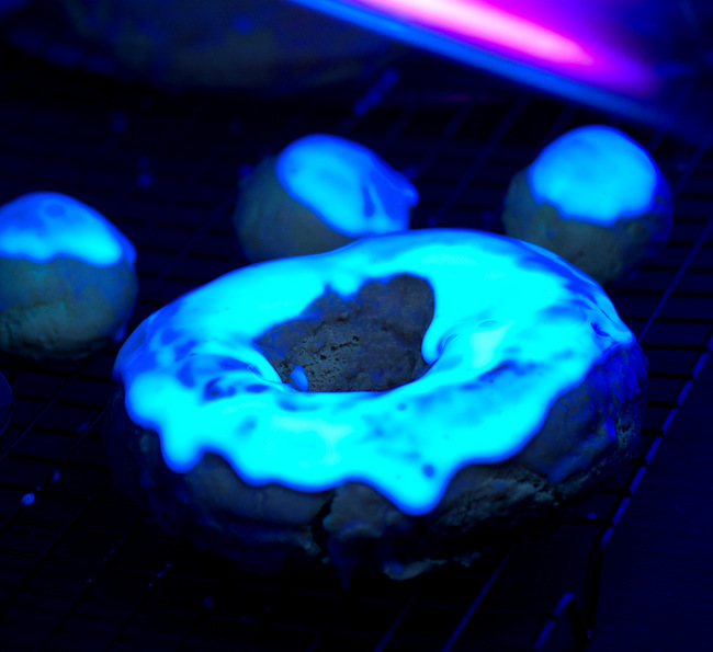 Baking Bites for Craftsy: How to Make Glow-In-The-Dark Donuts