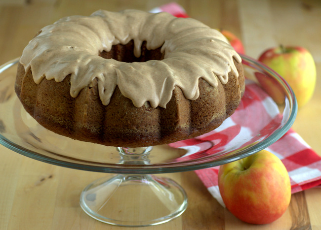 Baking Bites for Craftsy: Applesauce Bundt Cake