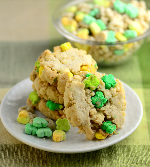 Crisp Lucky Charms Cereal Cookies