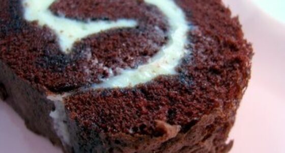 Red Velvet Roll Cake