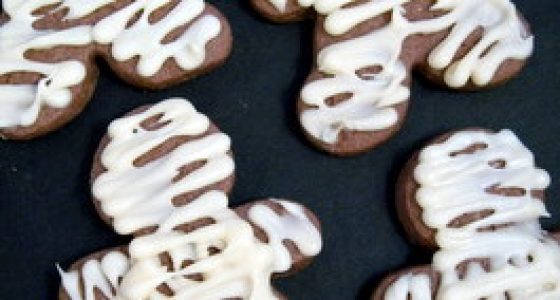 Mummy Cookies with White Chocolate Wrapping