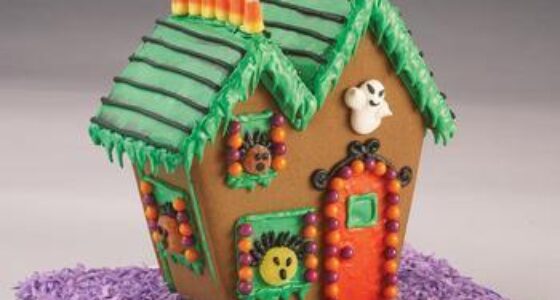 Halloween Gingerbread House Kit