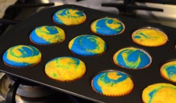 How to Add Food Coloring to Cake Batter - Baking Bites