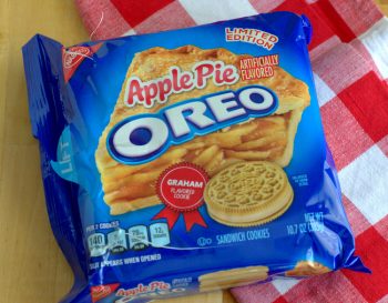 Apple Pie Oreos, reviewed - Baking Bites