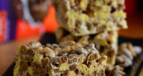 Reese’s Spiced Peanut Butter Bats Cereal Bars