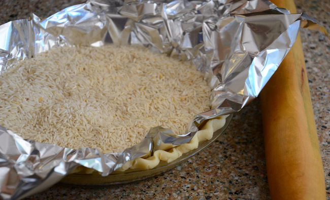 Как использовать рис в качестве веса для пирога